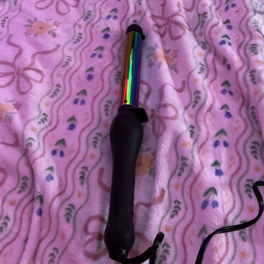Black Curling Iron with Colorful Barrel